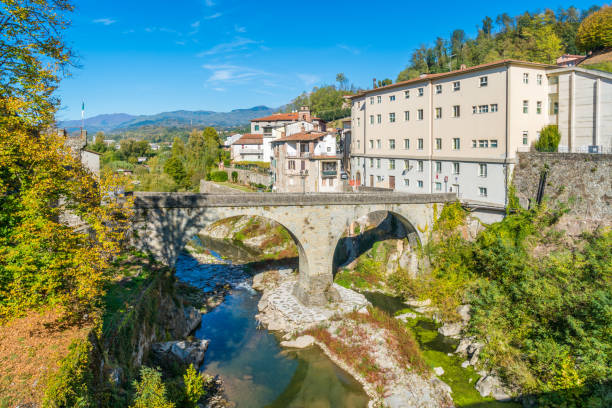 Vista di Castelnuovo di Garfagnana in una giornata di sole